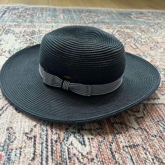 C.C Exclusives Navy Blue Straw Sun Hat with Striped Band Bow NWOT - Picture 1 of 6